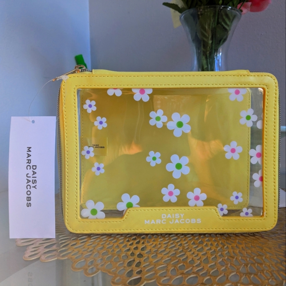 Marc Jacobs beauty case